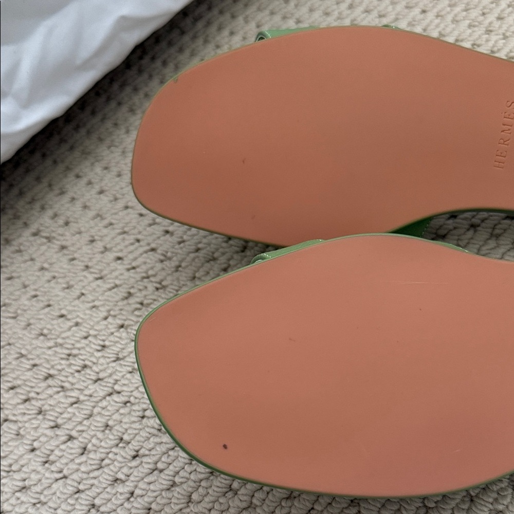 Olive Green Faux leather Slide Sandals sz 8 - Picture 2 of 4